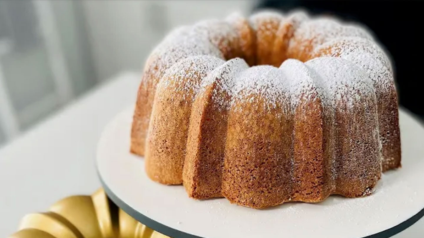 12 cup 2024 bundt cake pan